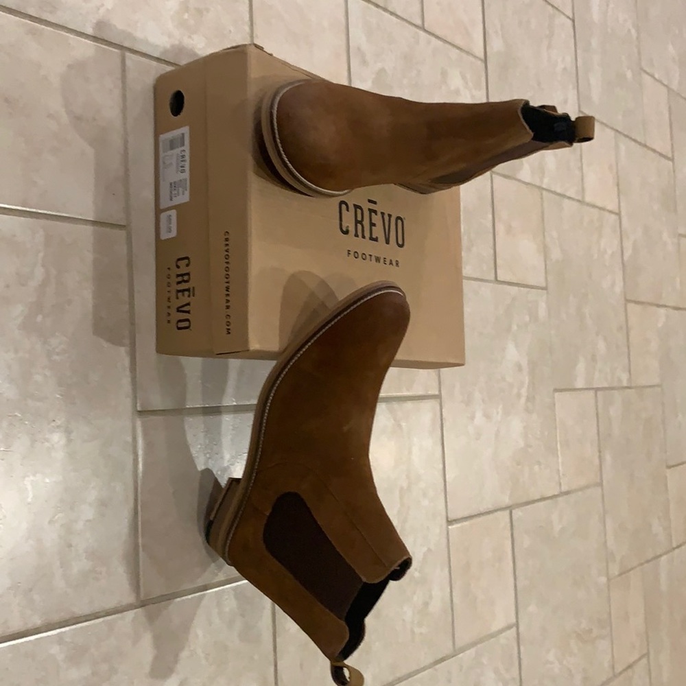 NWT- Crevo Chelsea boots